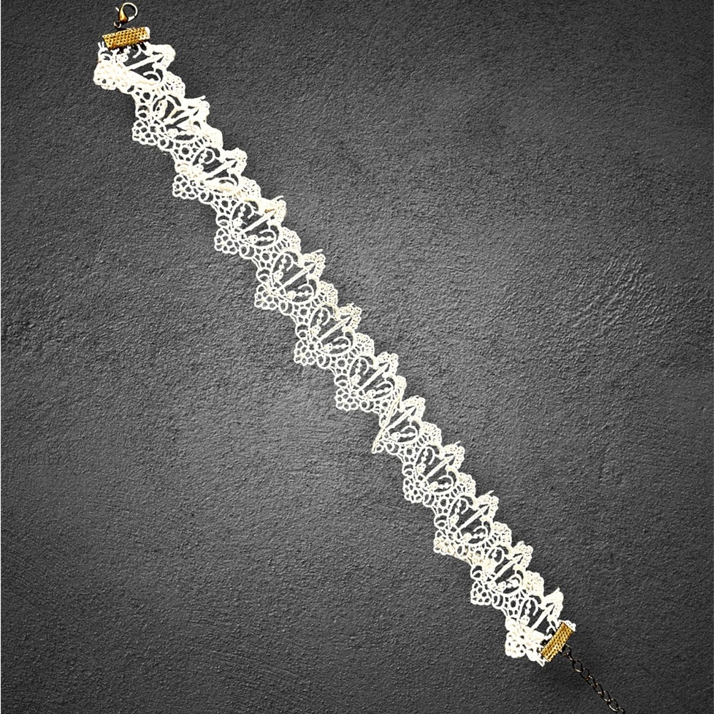 Vintage White Lace Choker Necklace